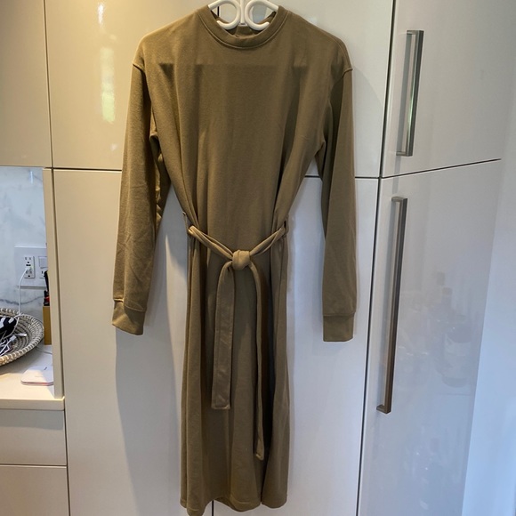 MISGUIDED Crew Dress - Picture 1 of 3